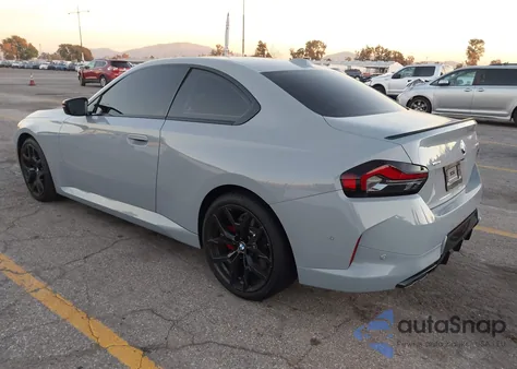 2025 BMW M240 I xDrive z USA, uszkodzony, nr VIN 3MW53CM02S8F49357